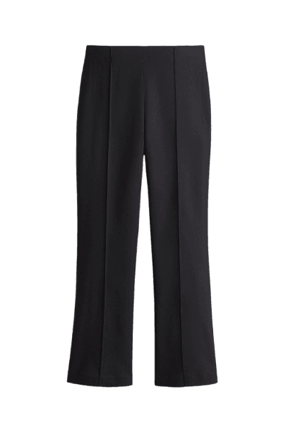 Calça flare com frente vincada