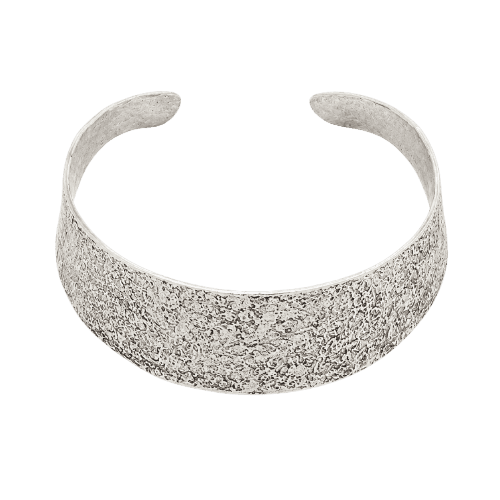 Gargantilha Choker em Metal com Acabamento Martelado