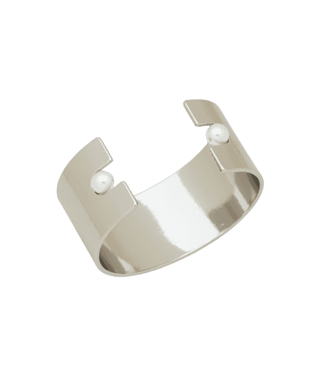 Bracelete Estruturado com Abertura e Detalhe de Pérola Prata
