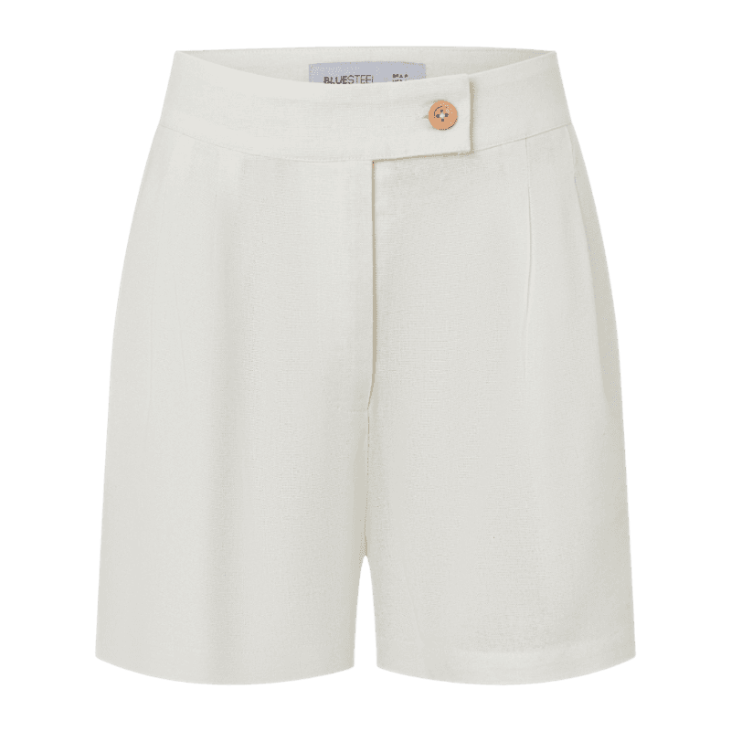 Short Cintura Alta em Viscolinho com Pregas e Bolsos Off White