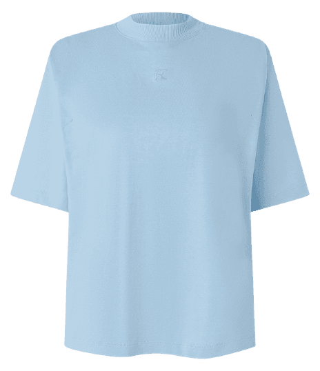 Camiseta Boxy com Ombreiras e Bordado Frontal