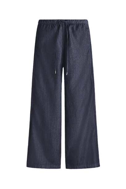 Calça em denim com cordão de ajuste