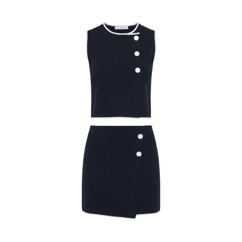 Conjunto de blusa sem mangas e saia curta